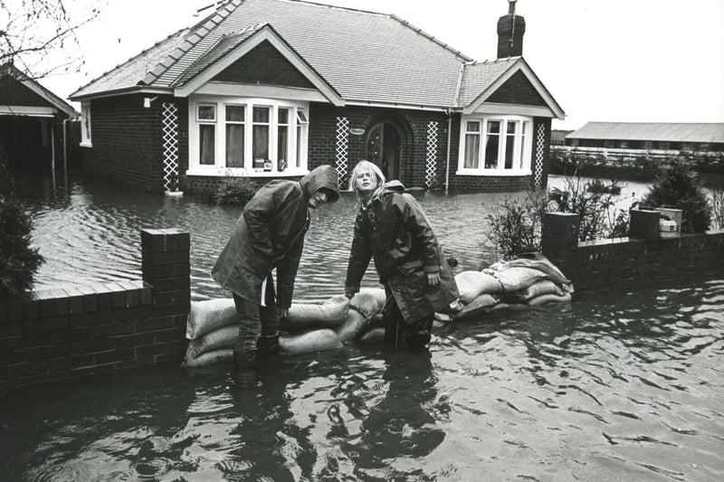 Floods in New Lane, Thornton following torrential rain in December 1983