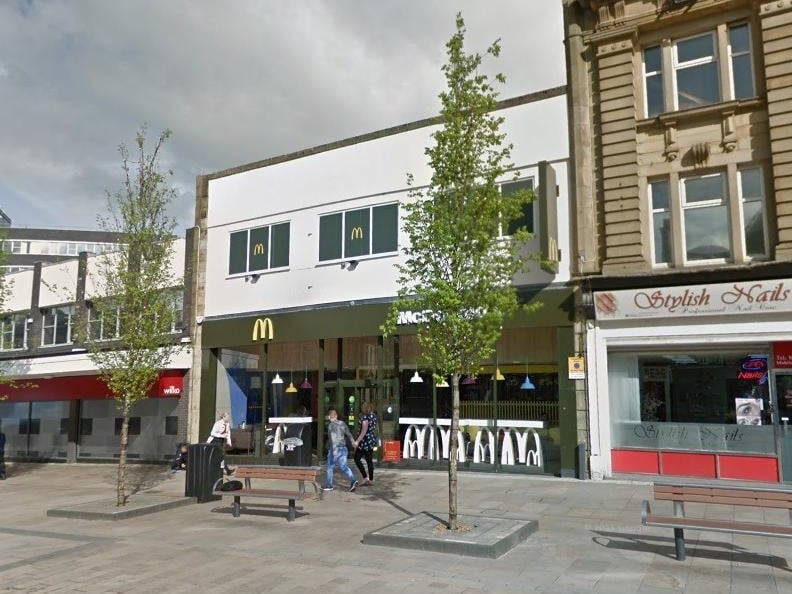The McDonald's on St James's Street has a rating of 3.9 out of 5 from 1,400 Google reviews