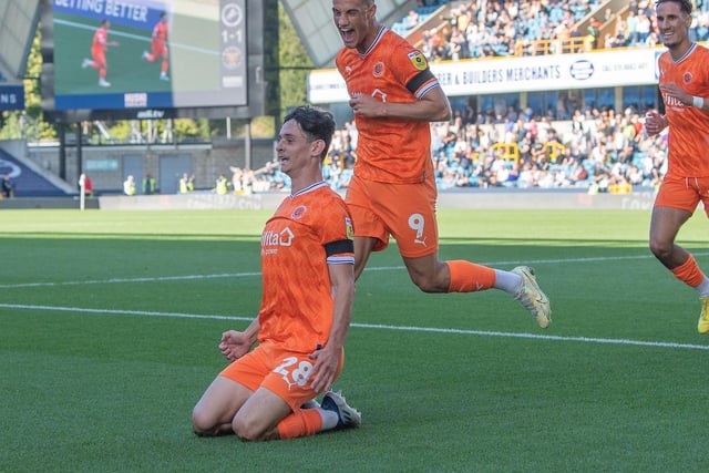 A clinical finish for his first goal in tangerine. Brought calmness on the ball and constantly aware of what’s going on around him.