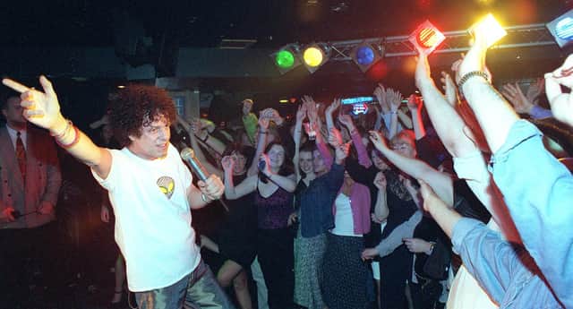 Leo Sayer live at Brannigans in 1999