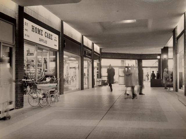 Another scene from around the opening of the Teanlowe in the 70s