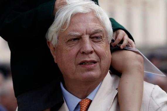 BBC's John Simpson's early roots are on the Fylde Coast and follows his birth place football club. He is regularly seen on the terraces on Bloomfield Road