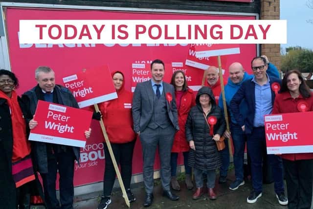 Peter Wright (centre) with Labour supporters