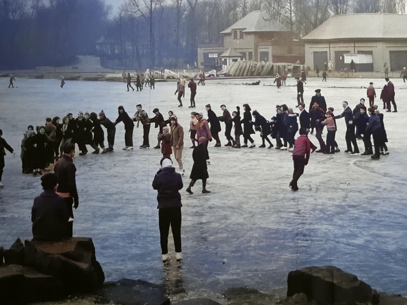 A superbly coloured photo of ice-skaking in Stanley Park