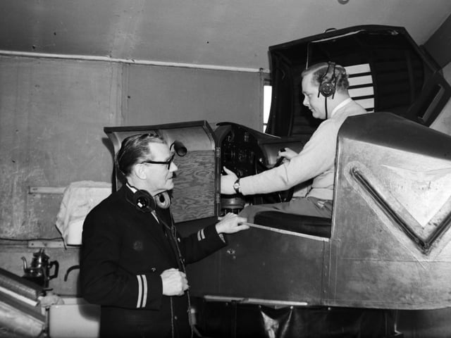 Blackpool Airport Link trainer - was this an early flight simulator?