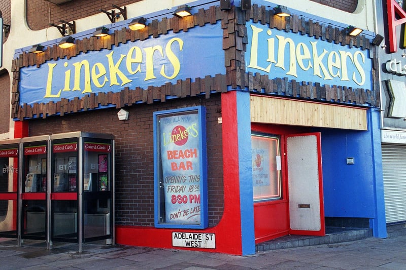 Linekers Bar in 2000