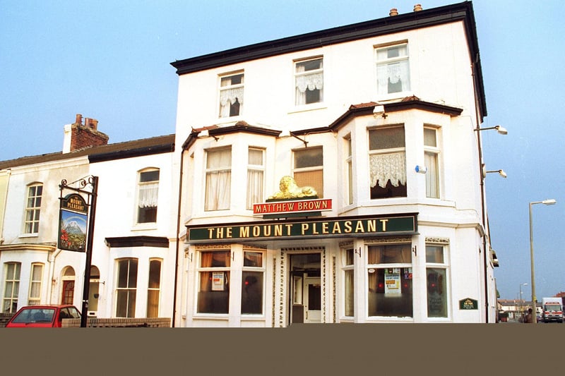 The Mount Pleasant pub in High St, 1997