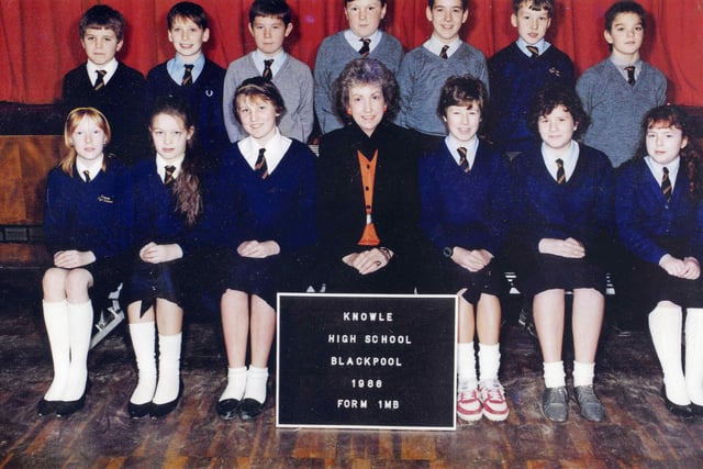 Knowle High School Form 1MB - Helen Brown, Rachel Flint, Amanda Chennels, Lisa Thomson, Deborah Leech, Sonia Richardson
(Back Row) Dean Wright, Stephen Hughes, Paul Hargreaves, Leonard Kemp, Lee Dickens, Andrew McNaughton, Phillippe Stoddard