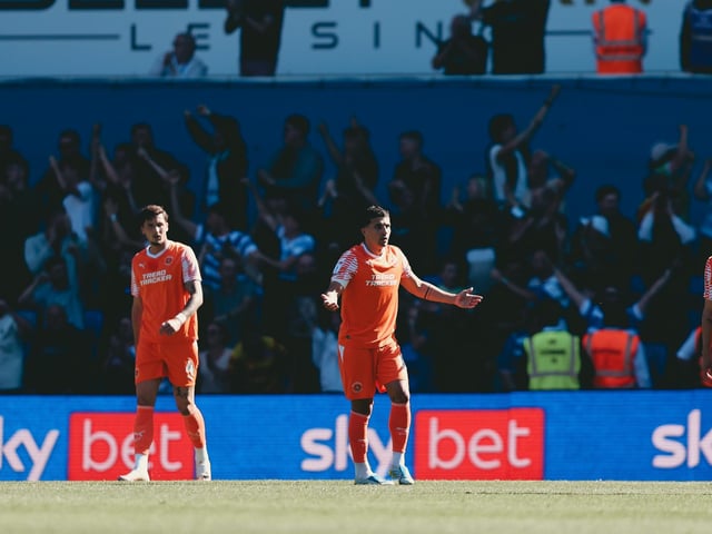 Blackpool took on Reading at the Select Cars Leasing Stadium.