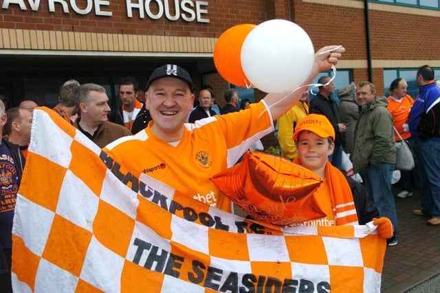 Blackpool FC fans travelling to Wembley for Blackpool FC's play-off final against Yeovil in 2007. Anthony Flint with his son Ben Flint (11).
