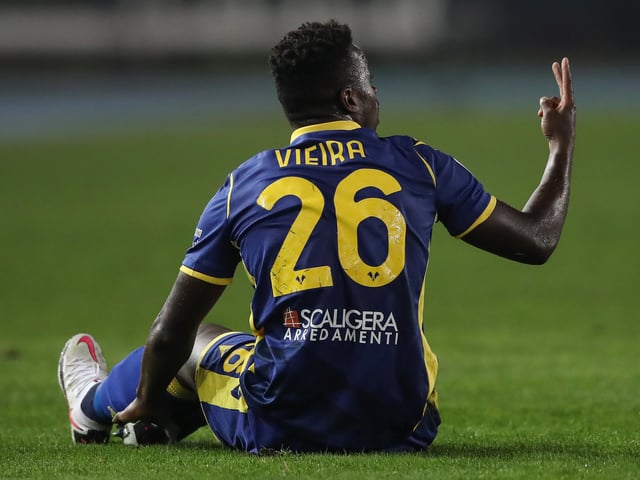 Reports from Italy claim ex-Leeds United midfielder Ronaldo Vieira is ready to "pack his bags" and pursue a move back to the Whites. The Sampdoria man almost joined Sheffield United last summer, but the deal reportedly collapsed following issues with his medical. (Sport Witness)
