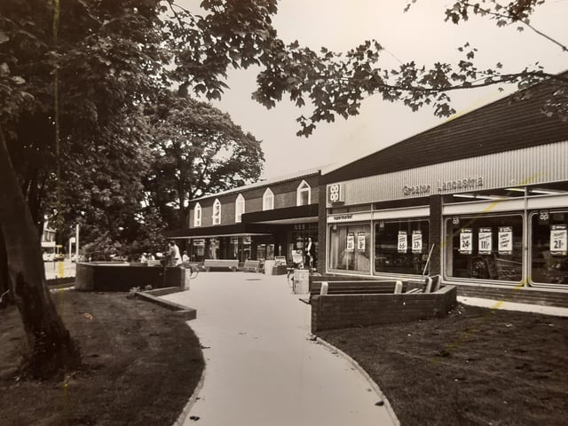 A new of the shopping precinct in Thornton when it first opened in 1978