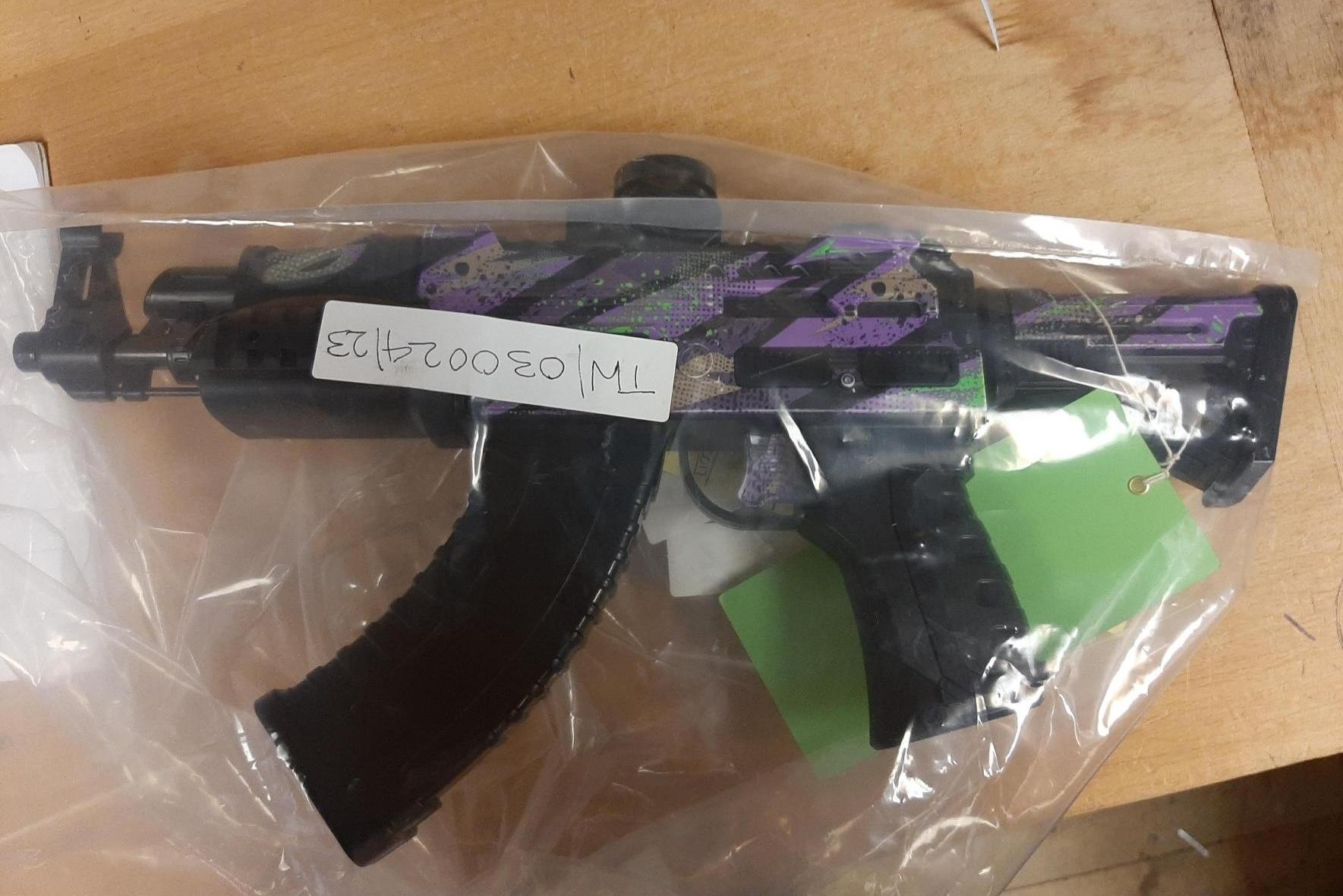 Moment firearms officers arrest men after door staff are shot at with "gel blaster"