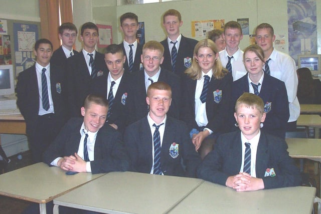 Year 10 science students at Fleetwood High School, 2002