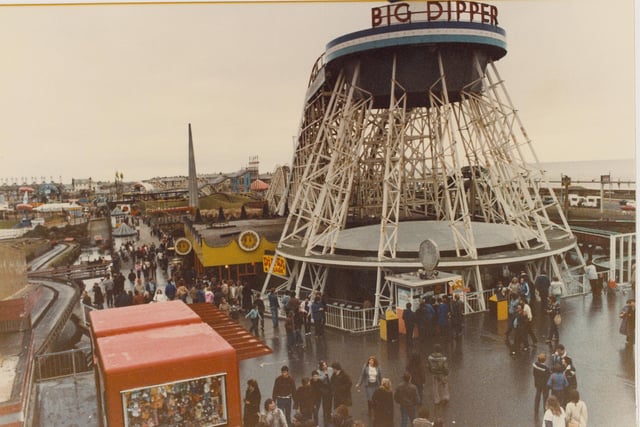 Another brilliant retro scene from 1984. The Big Dipper has a capacity of 840 riders per hour and has a ride duration of three minutes
