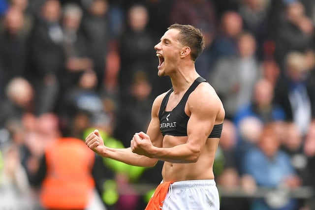 Like a new player. Continued his rich vein of form with his third brace in his last four games. Worked tirelessly for the cause once again.