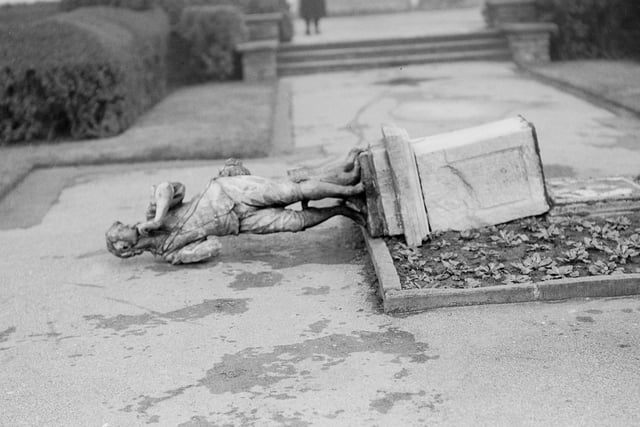 One of the Four Seasons statues in the Italian Gardens was toppled in a tour of destruction by hooligans whilst Stanley Park was enveloped in mist in 1958