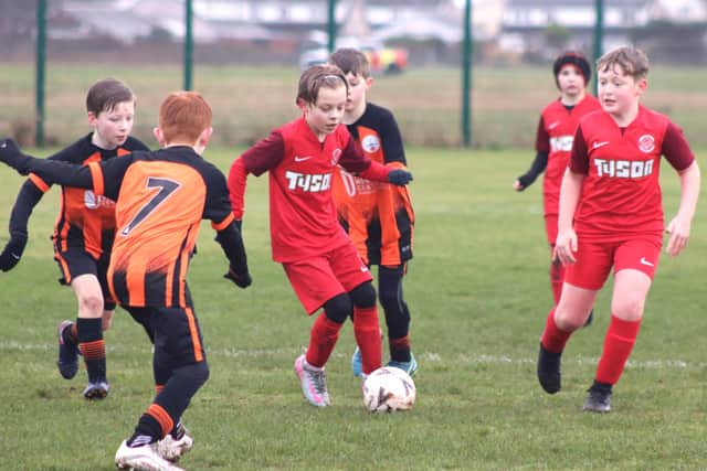 Wren Rover go on the attack. Photo: Karen Tebbutt