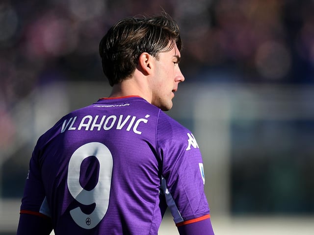 Arsenal are said to be willing to part with a hefty £68m to land Fiorentina striker Dusan Vlahovic, but could struggle to sign the player due to his apparent desire to stay with his side until the end of the season. He's scored 18 goals in 19 games so far this season. (Gazetta Dello Sport)