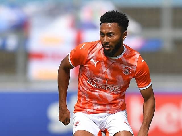 Ward had been training with Reading after being released by Blackpool at the end of last season