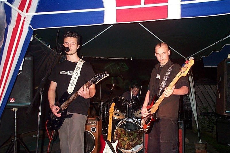 The Doofs performing in 2002