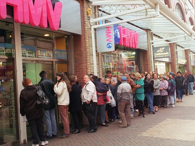 Queues outside HMV Blackpool for Elton Johns Candle In The Wind in 1997