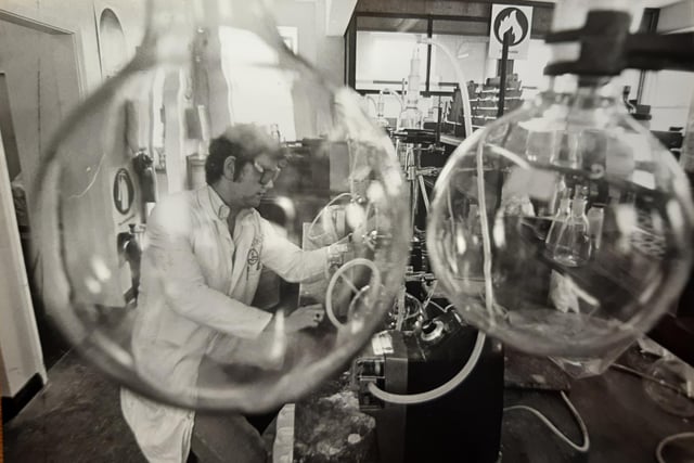 Shift tester Paul Glennie at work in the laboratory at ICI in 1982