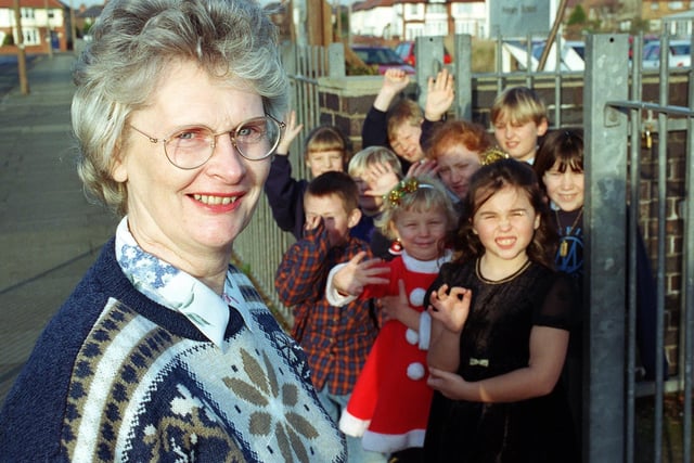Mayfield County Primary school nursery nurse Diana Morgan is waved off by the children as she retires after 22 years service to the school - 1998