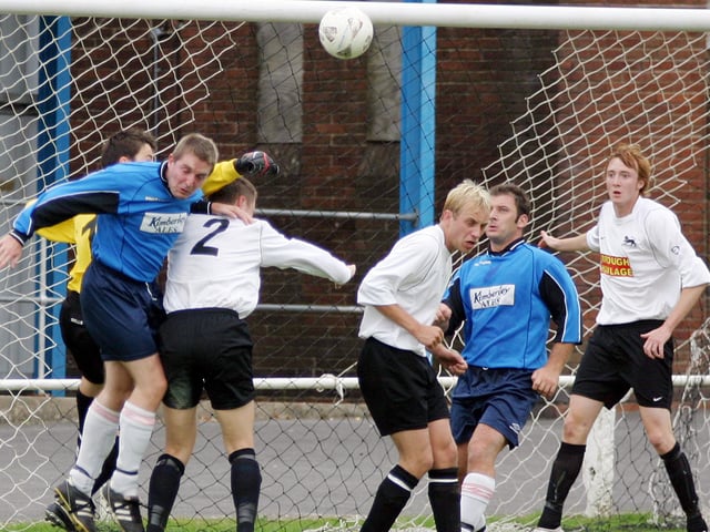 Kimberley Town at Heanor in the FA Vase in 2007.