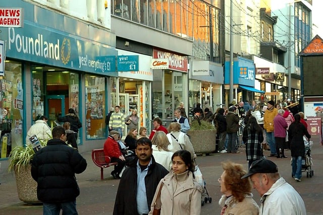 Shoppers in Church Street, 2007