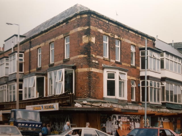 Work had started on a prominent building on the corner of Abingdon Street and Clifton Street in 1992. The site was decline but had been bought by the Bradford and Bingley Building Society.