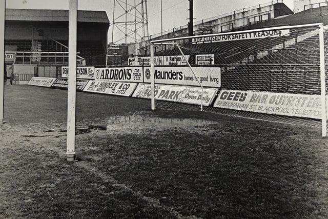 This was 1987 and the uprights were in place for Blackpool Boro's rugby debut at Bloomfield Road. they were entertaining Wakefield Trinity in the RL Challenge Cup