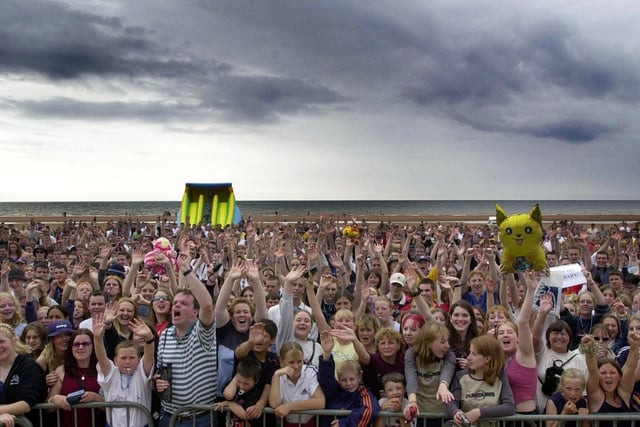 Crowds on the beach in 2000
