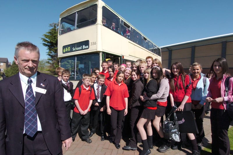 Millfield High School head teacher Alan Harvey and pupils with the 660 school bus service that was facing the axe in 2006
