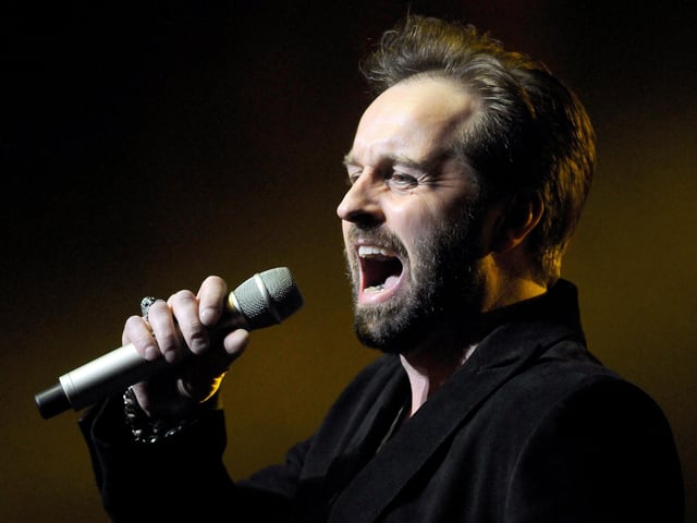 Tenor Alfie Boe went to St Wulstan's Primary School and Cardinal Allen High School in Fleetwood. As well as notable theatre work, Alfie has performed at national events including the Diamond Jubilee Concert in 2012 and at the VE 70 concert in London in 2015. He has even performed on the balcony of Buckingham Palace