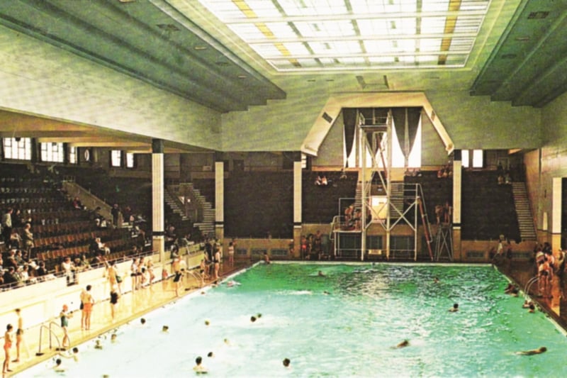 A colour shot of the pool in the late 1980s