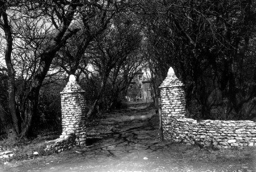 The gateway to The Towers, Holmefield Avenue Cleveleys in 1950. This gateway was situated on Linden Avenue where the gateposts still stand