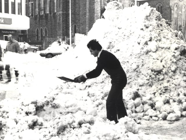 This was in 1981 and Stewart Fink of Finks jewellers was clearing the way after heavy snowfall