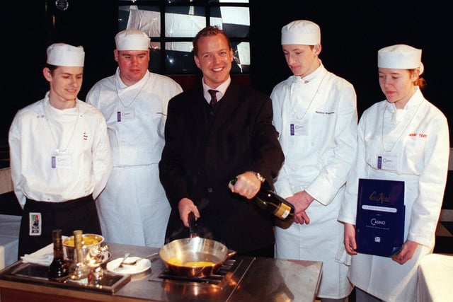 CaterHotel 2000 at Blackpool Pleasure Beach. Director Nick Thompson shows off his culinary skills watched on by Blackpool and the Fylde college students
Left - Right John Jackson, Jonathan Harrison, Nick Thompson, Richard Wolfenden, Jennie Todd