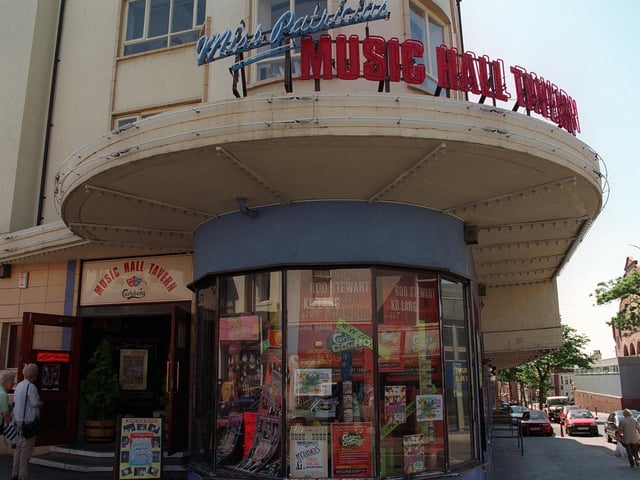 The Music Hall Tavern in Church Street, 1997