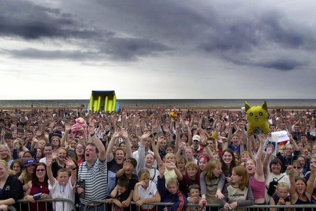 Crowds on the beach in 2000
