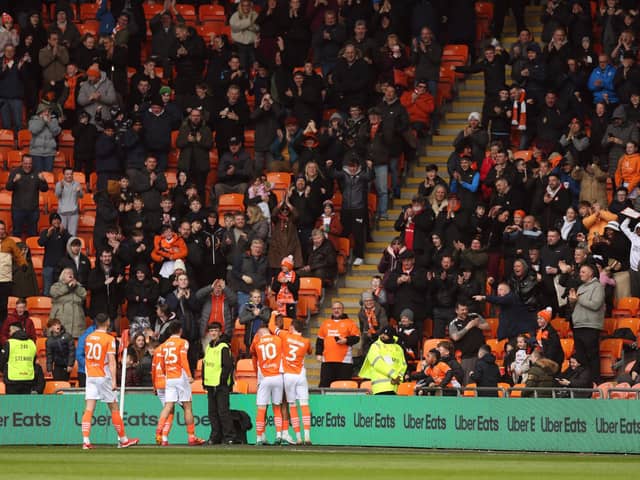 Blackpool v Reading team news.