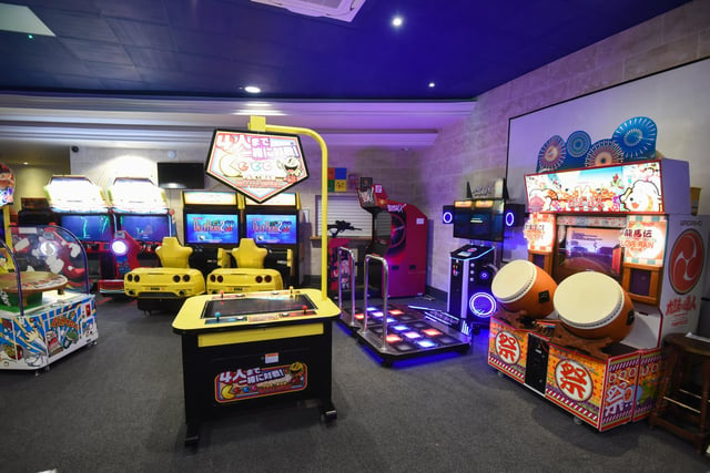 Modern games are also included in the arcade’s library, with games such as Luigi’s Mansion available to play.