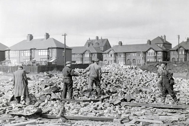 Fieldings Mill comes down in 1959