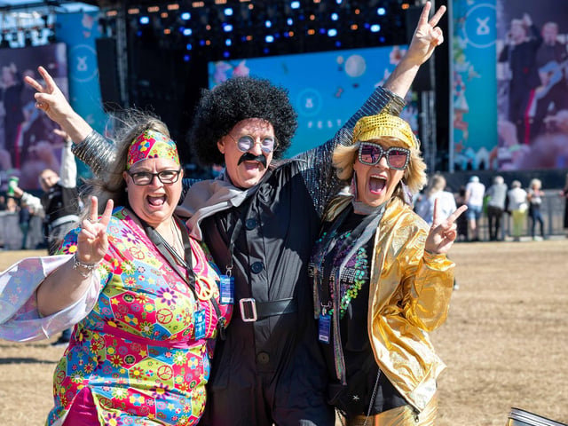 The show was welcomed by lovers of disco, funk, R&B and soul music