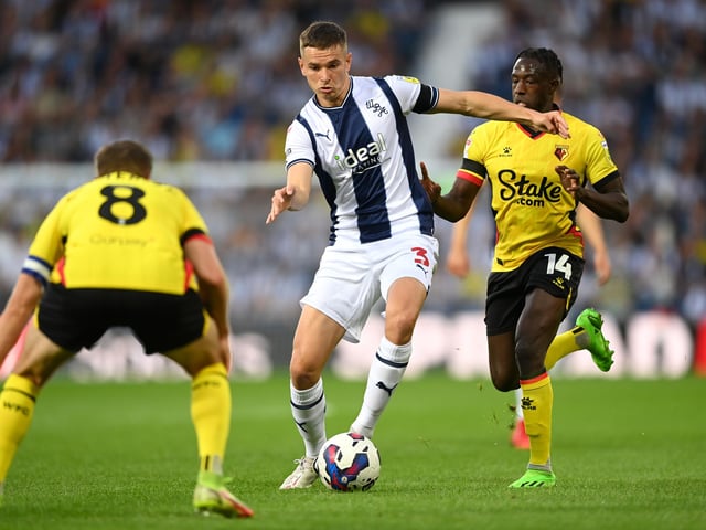 WEST BROMWICH, ENGLAND - AUGUST 08: Conor Townsend of West Brom gets past Tom Cleverley and Hassane Kamara of Watford during the Sky Bet Championship between West Bromwich Albion and Watford at The Hawthorns on August 08, 2022 in West Bromwich, England. (Photo by Gareth Copley/Getty Images)