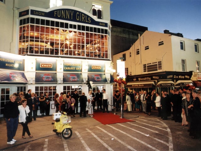 Funny Girls in Queen Street, 1999