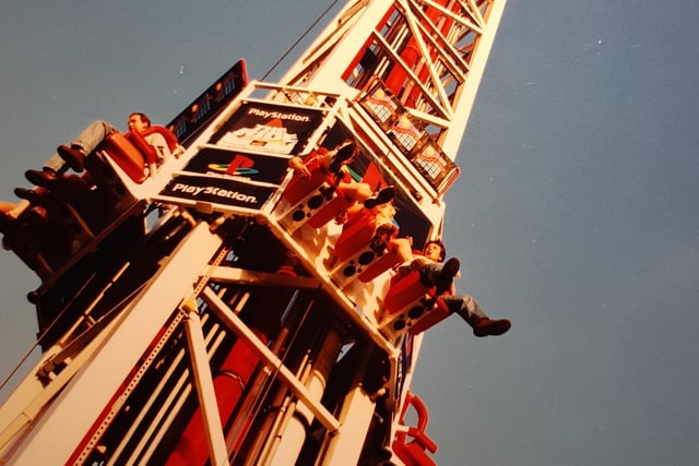This was massive when it was launched - it was THE ride to queue for when it opened in the late 90s