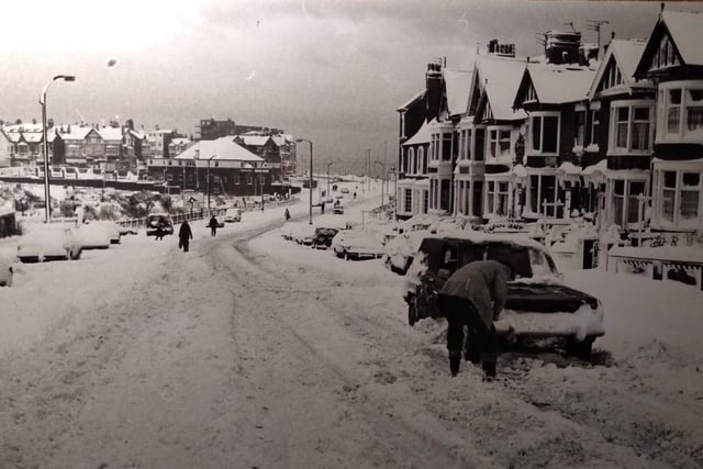 Warbreck Hill Road looking towards Gynn Square, December 1981