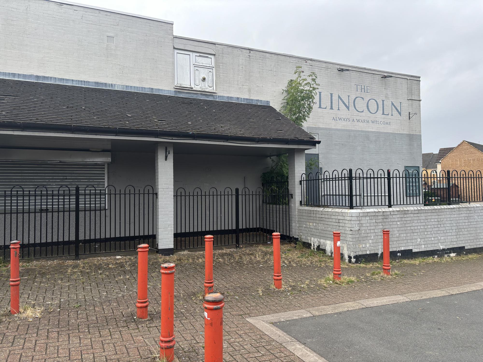 "It's driving us mad" - fed-up residents forced to put up with pub alarm sounding 24/7 for almost a month